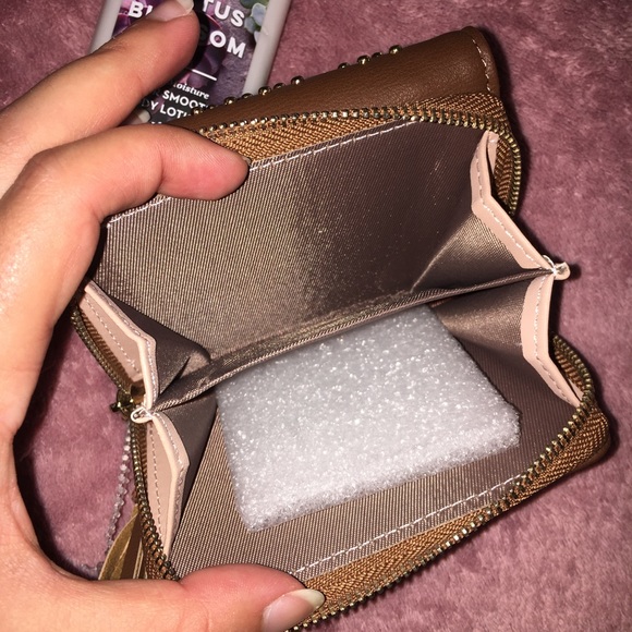 Goodie bundle from Bath & Body Works and VS - Picture 6 of 7